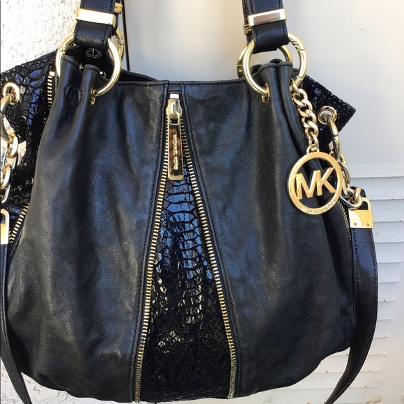MICHAEL Michael Kors Handbags - Michael Kors Newman Black Leather Snake Zipper Shoulder Bag